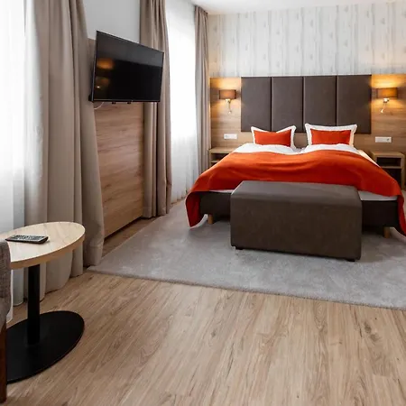 Froehlich-hoeche Hotell 3*